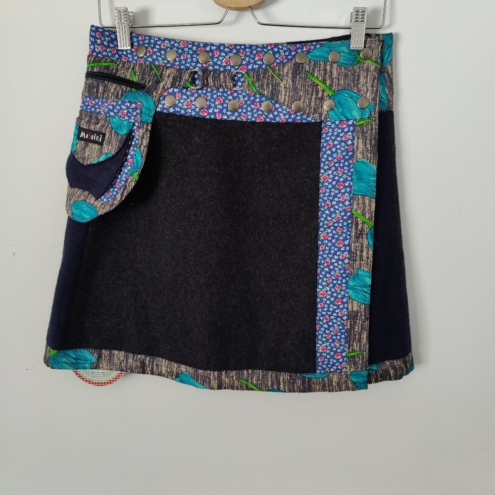 Moshiki Reversible Adjustable Wrap Mini Skirt - Picture 2 of 8